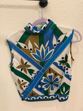 Vintage Sleeveless Printed Crop Top in Blue, Green & Cream